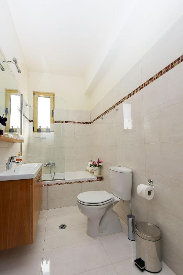 Stelia Luxury Kalavárda
